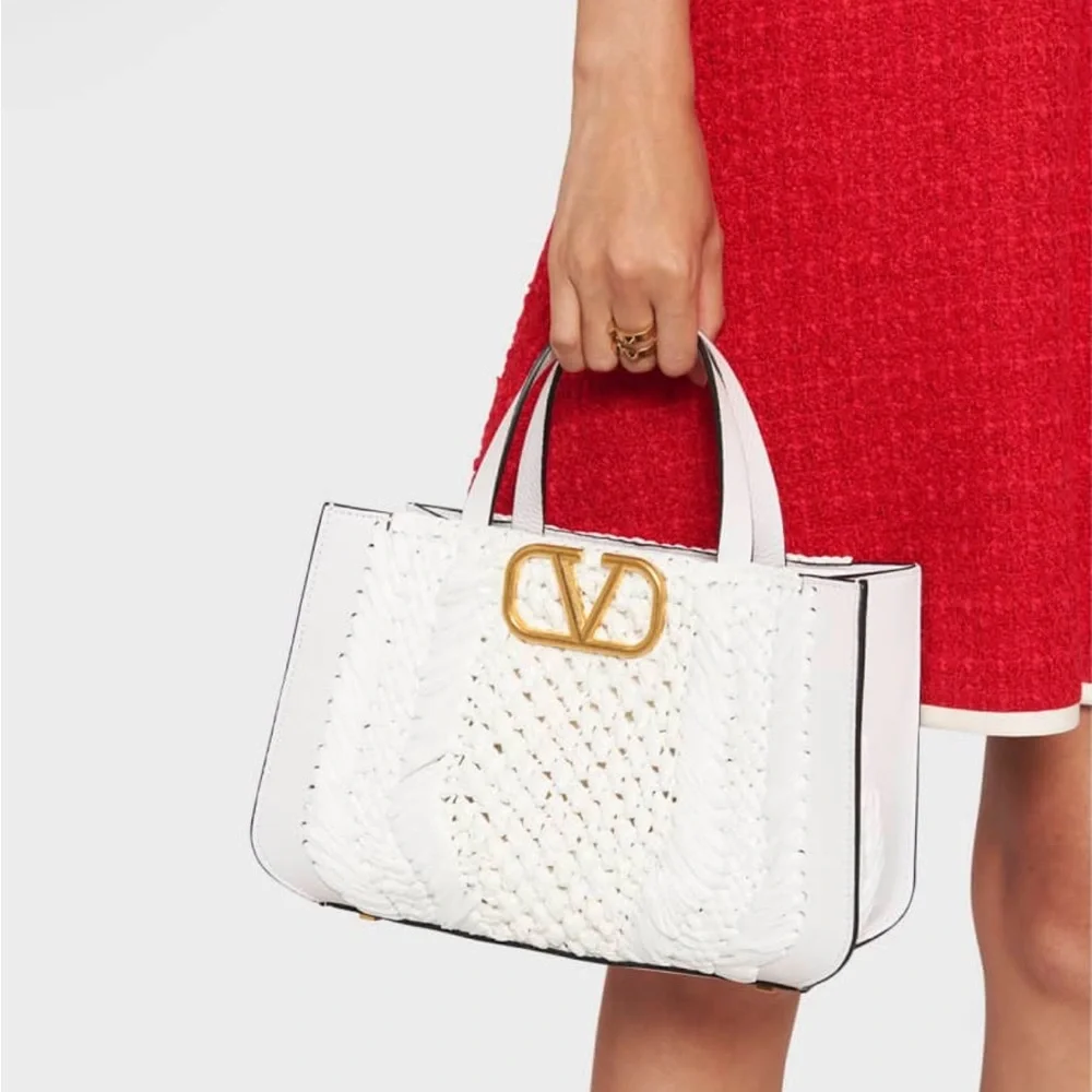 Valentino Garavani VLOGO Small Raffia Top-Handle Bag - Picture 7 of 8